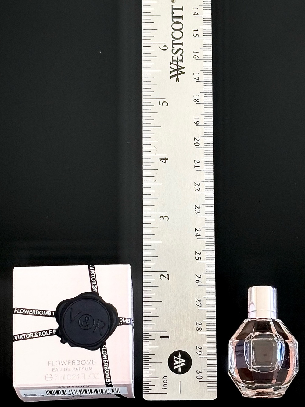 Miniature Viktor&Rolf Flowerbomb EDP 7 mL - Picture 2 of 5